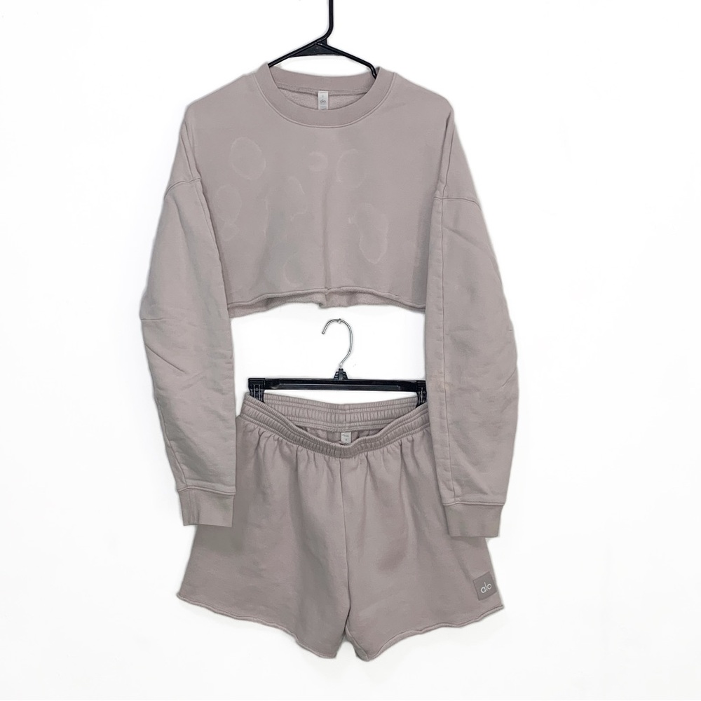 ALO Yoga Lavender Jersey Knit Cropped Top Pullover & Shorts Loungewear Set, sz S